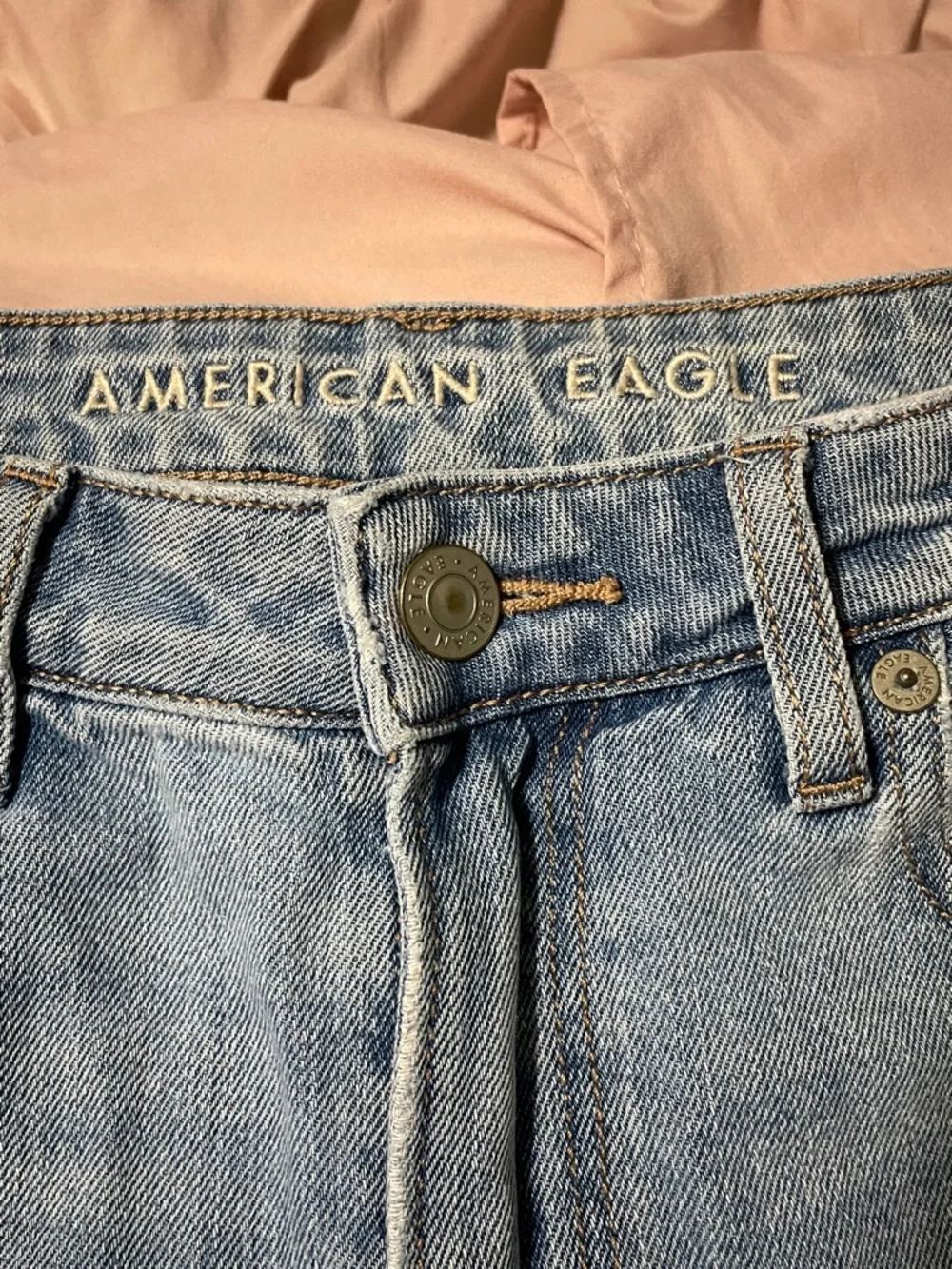American Eagle Outfitters Mom Jean LightWash Denim Raw Hem Distressed Shorts 4 - Picture 2 of 6